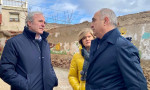 Jorge Azcón junto al alcalde de Brea, Raúl García