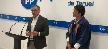 Joaquín Juste y Ana Marín, en la sede del Partido Popular de Teruel
