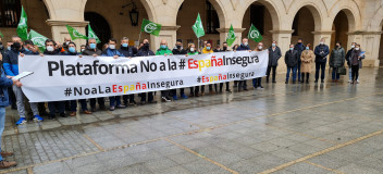 Una ampia representación del PP de Teruel ha participado en la concentración