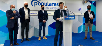 Celma, Suárez, Navarro, Aranda y los alcaldes de Illueca y Brea durante la rueda de prensa