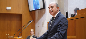 Gracia Suso, en el pleno de las Cortes