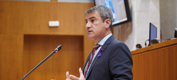 Lagüens, en el pleno