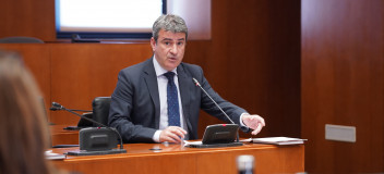 Lagüens, en la comisión
