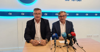 Manuel Blasco y Joaquín Juste, en la sede del Partido Popular de Teruel