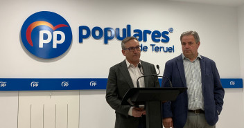 Joaquin Juste y Jesús Fuertes en la sede de los populares turolenses