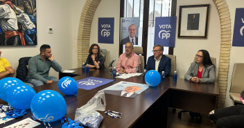 Imagen del mitin celebrado en el Ayuntamiento de Híjar