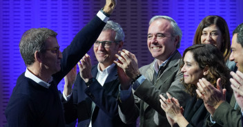 Azcón durante la presentación de candidatos autonómicos del PP a las próximas elecciones del 28M en Zaragoza