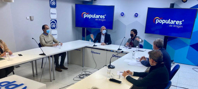 Reunión de Jorge Azcón con representantes de los sindicatos de Enfermería