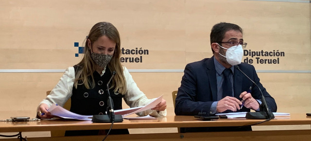 Yolanda Sevilla y Carlos Boné en una rueda de prensa previa al pleno provincial