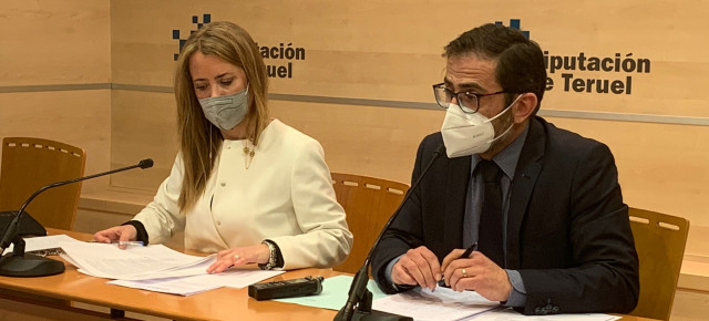 Yolanda Sevilla y Carlos Boné en la rueda de prensa previa al pleno ordinario del mes de marzo