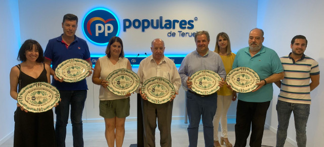 NNGG reconoció la labor de seis importantes miembros del Partido Popular de Teruel