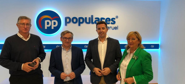 Blasco, Juste, Herrero y Pobo en la sala de prensa del Partido Popular de Teruel