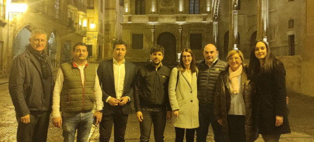 El Partido Popular ha valorado los Presupuestos Generales del Estado para el Bajo Aragón en la plaza de España de Alcañiz