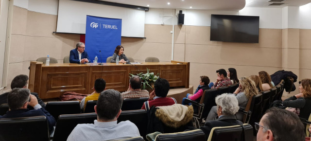 Joaquín Juste y Emma Buj en la reunión mantenida en la Cámara de Comercio