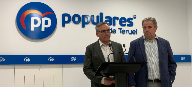 Joaquin Juste y Jesús Fuertes en la sede de los populares turolenses