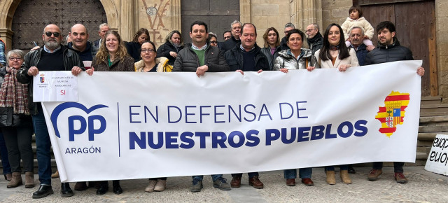 Representantes del Partido Popular en diversas instituciones han participado en la concentración