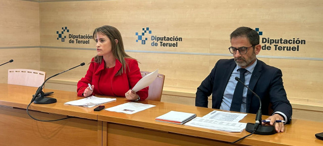 Yolanda Sevilla y Carlos Boné, en la rueda de prensa previa al pleno