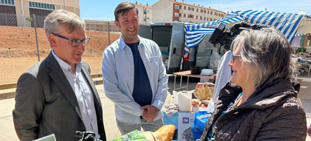 Juste y Navarro han visitado este miércoles el mercado de Calamocha