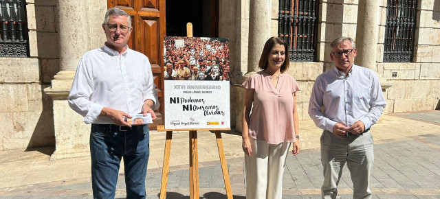 Manuel Blasco, Emma Buj y Joaquín Juste han participado en el acto de homenaje a Miguel Ángel Blanco
