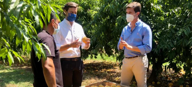 Ramón Celma y Pablo Montesinos han visitado este martes la Finca Lamana Dalmau, en La Almunia de Doña Godina