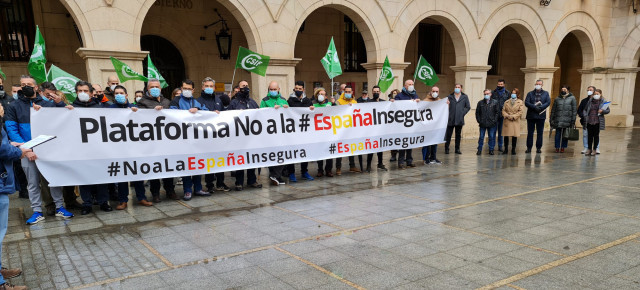 Una ampia representación del PP de Teruel ha participado en la concentración