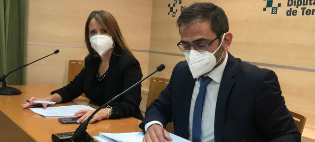 Yolanda Sevilla y Carlos Boné durante una rueda de prensa en la Diputación Provincial de Teruel