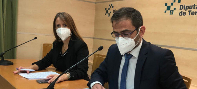Yolanda Sevilla y Carlos Bone durante una rueda de prensa en la Diputación Provincial de Teruel