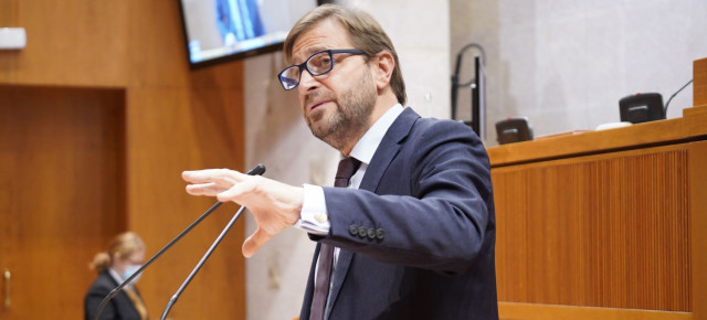 Fernando Ledesma, durante su intervención en las Cortes