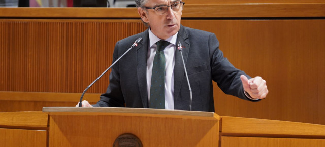 Beamonte durante su intervención en el Pleno de las Cortes