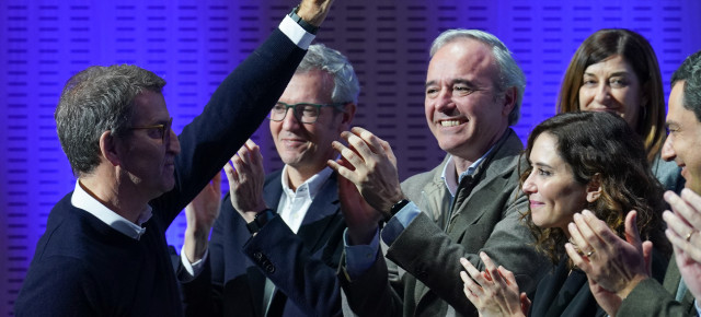 Azcón durante la presentación de candidatos autonómicos del PP a las próximas elecciones del 28M en Zaragoza